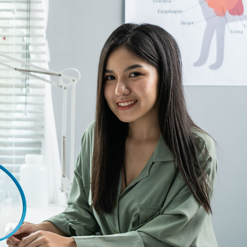 portrait-of-asian-veterinarian-male-examine-cat-in-2021-12-10-16-50-47-utc.jpg